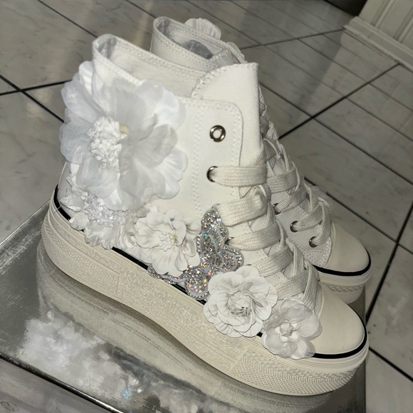 White High Top Azalea Wang Sneakers… Brand new never worn - Picture 1 of 4